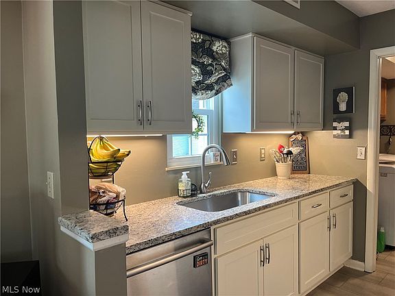 5th image of 7194 Lexington Ct Unit 55