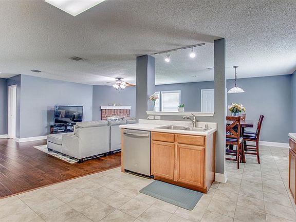 5th image of 1009 Ann Dr