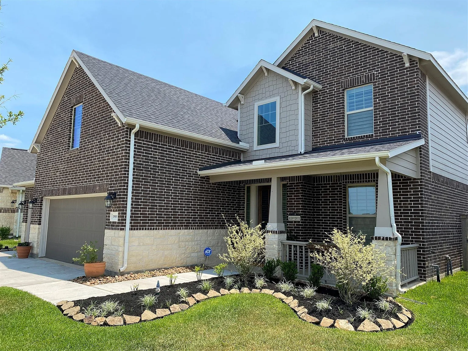 4 bed, 3.5 bath, 3041 sqft, $3,450 — Photo 2