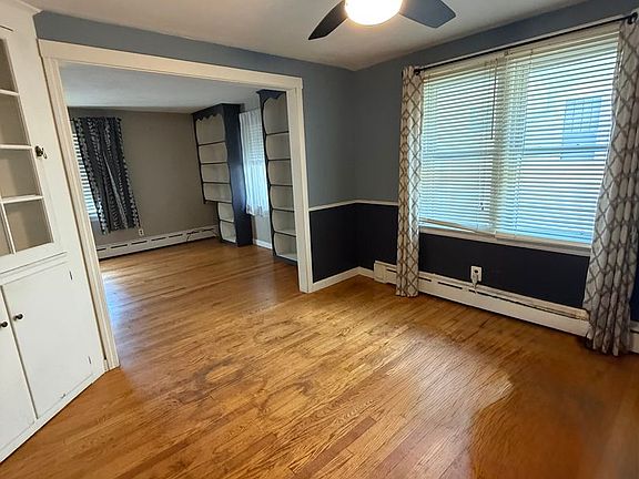2nd image of 60-62 Hastings St #60