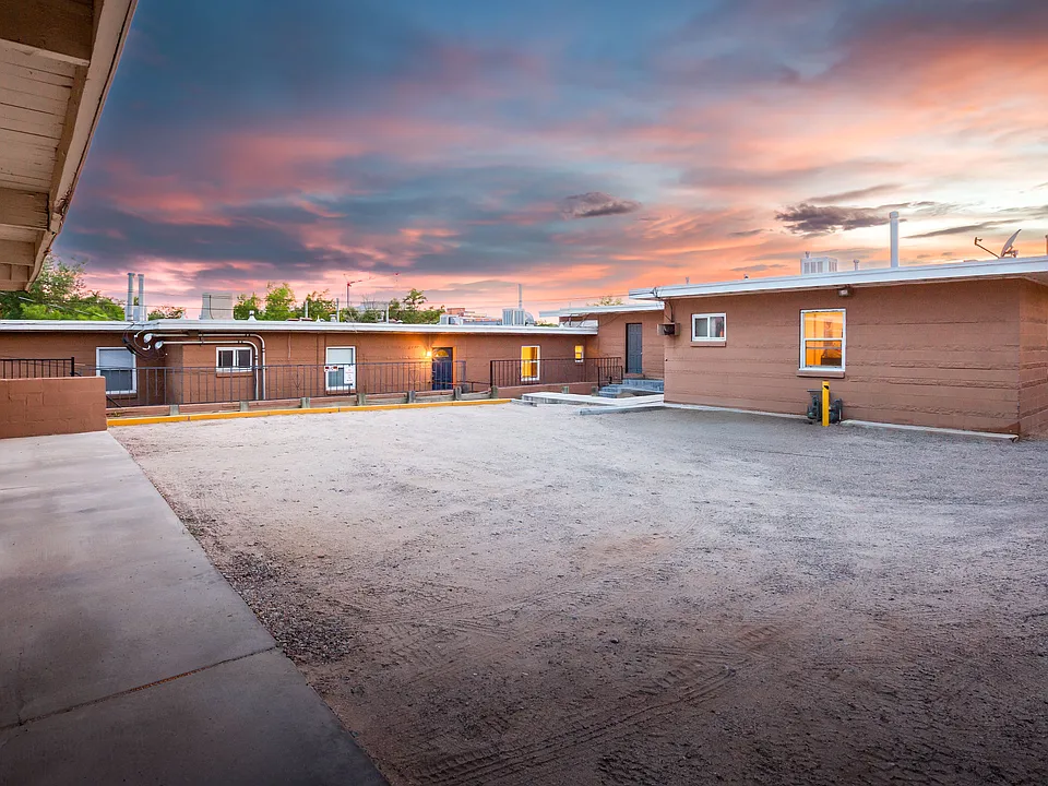 1209 MLK - 750 SF Renovated Mid-Century Modern 1 BD 4 Blocks to UNM