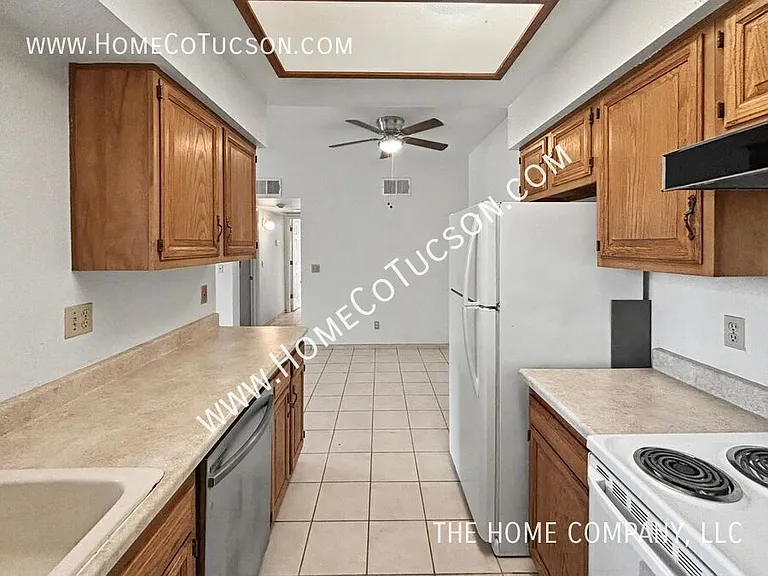 5750 N Camino Esplendora #109 — Photo 5