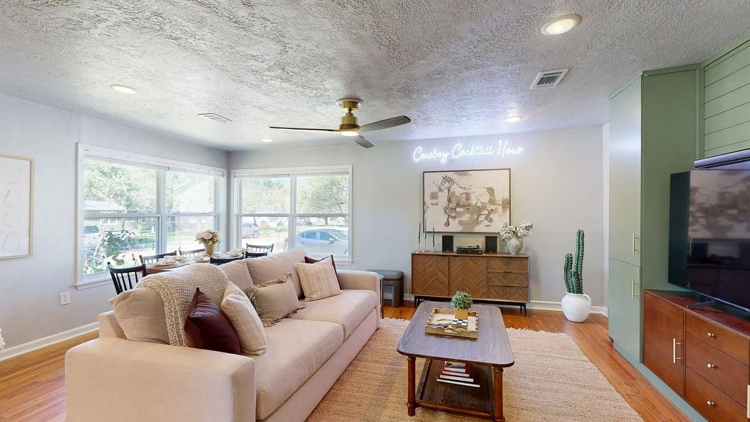 3 bed, 2.0 bath, $9,915 — Photo 2