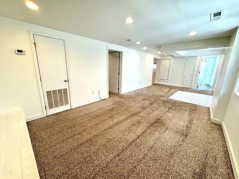 567 Whispering Hills Dr #B — Photo 8