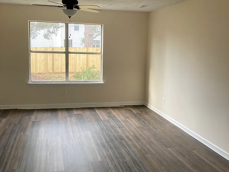 521 Clubhouse Way — Photo 7