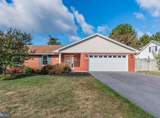 20 Auburn Cir, Boiling Springs, PA 17007
