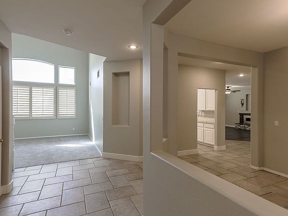 5th image of 505 Sierra Peak Ct