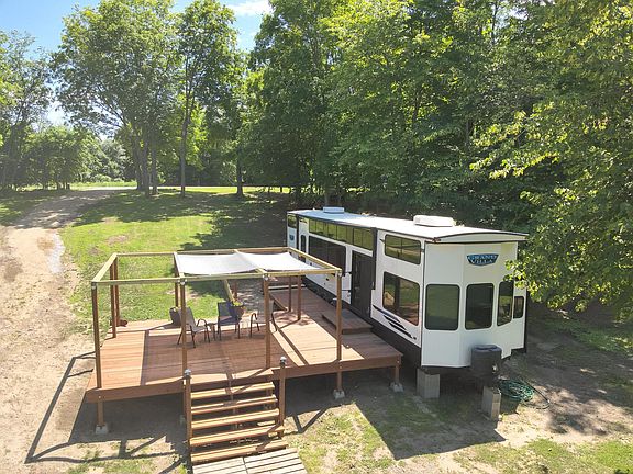 4th image of 42019 Sugar Maple Dr