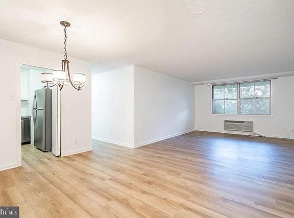 2nd image of 2030 N Adams St APT 303