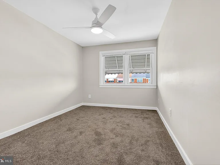 7860 Saint Claire Ln — Photo 23