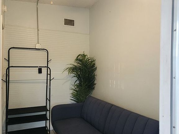 4th image of 15830 E Bunche Park Dr
