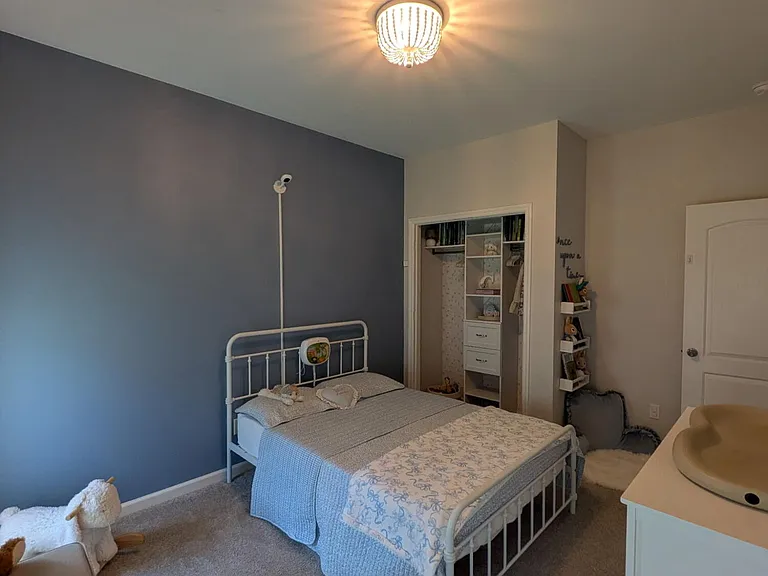 221 Seville St — Photo 28