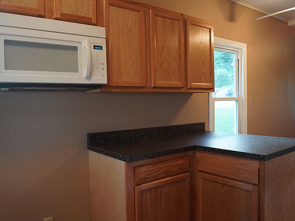 5th image of 229 Hazen Ave N