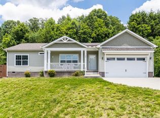 104 Lovely Ln, Hendersonville, NC 28792