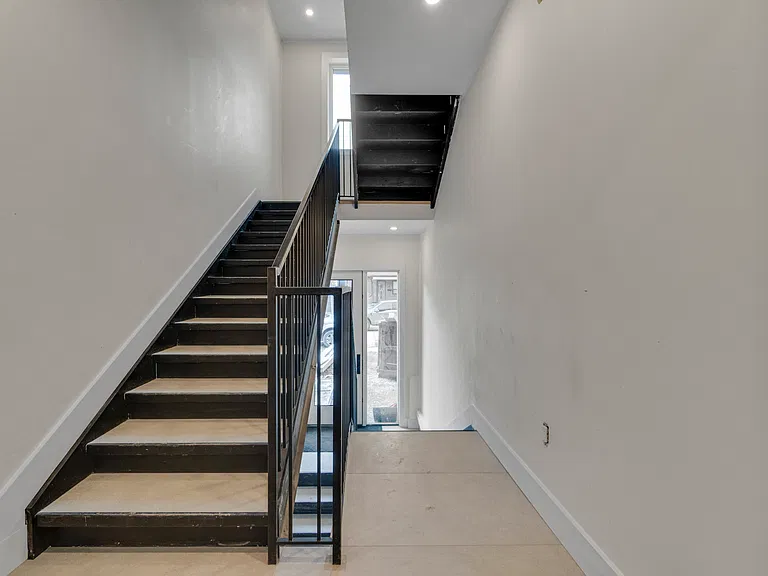 625 Harvie Ave #1 — Photo 26