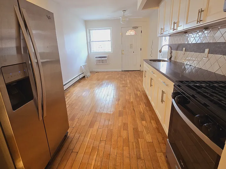 10-10 127th St #1A — Photo 1