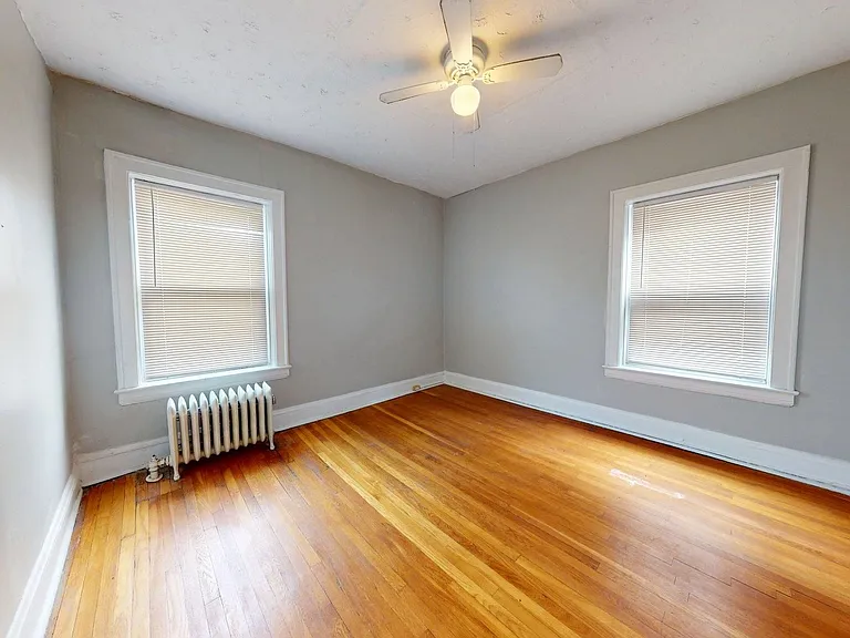 2729 Euclid Heights Blvd — Photo 12