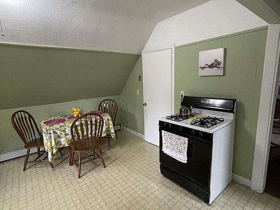 4th image of 33 Parkway Ave #3
