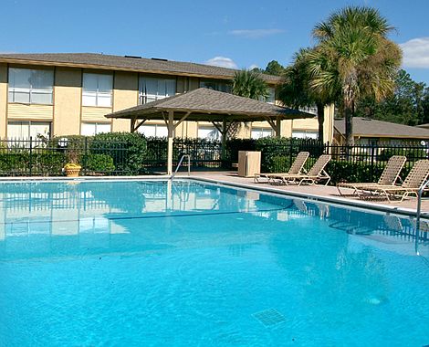 St. John's Pointe Pool Area