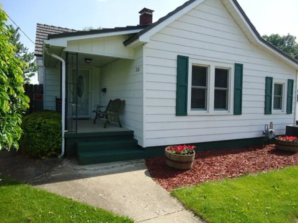 210 Maple St, Westville, IL 61883