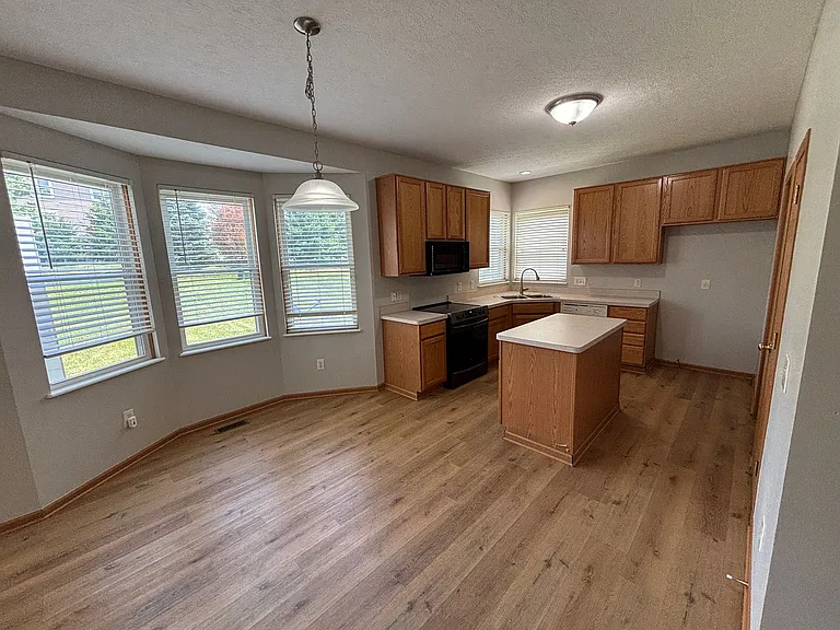 544 Sycamore Creek St — Photo 15