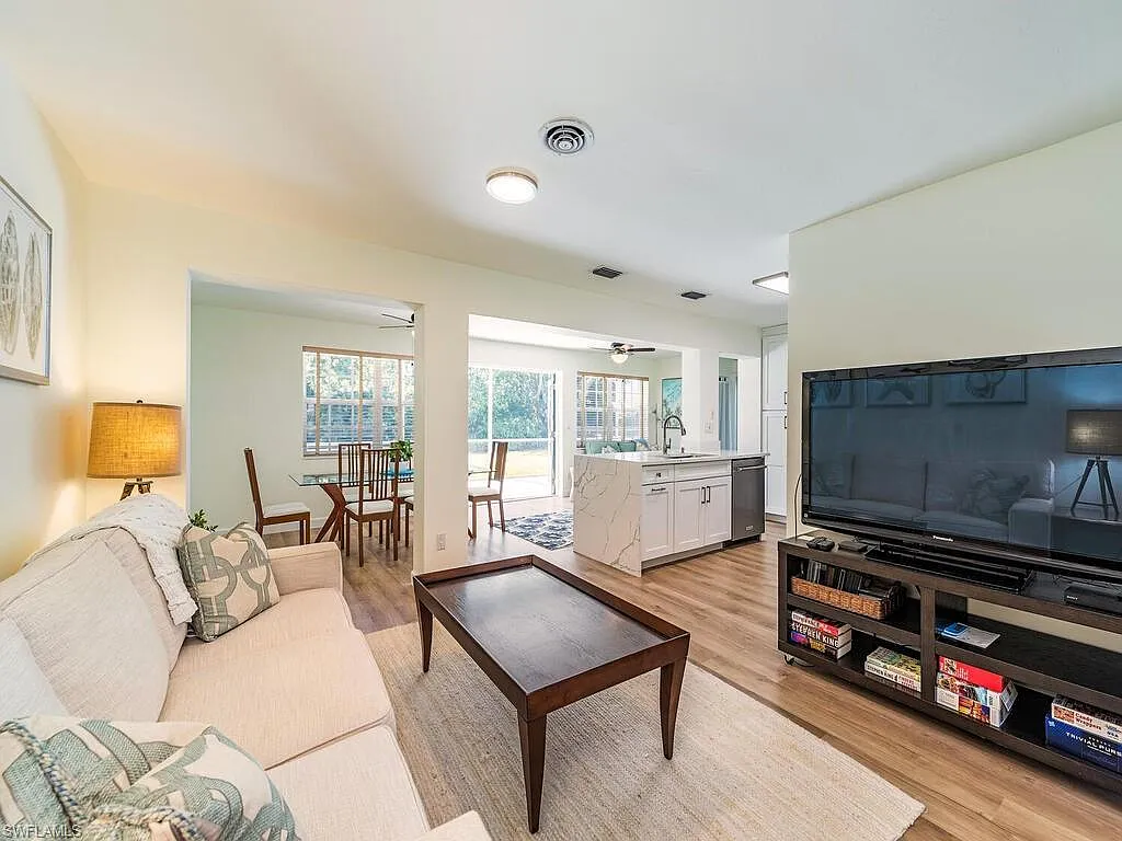3 bed, 2.0 bath, 1788 sqft, $6,000 — Photo 2