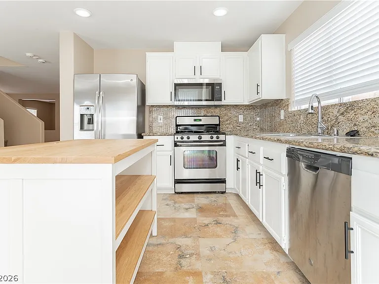 11705 Grotta Azzurra Ave — Photo 17