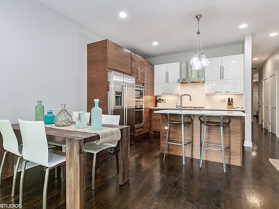 4th image of 1074 N Paulina St #2