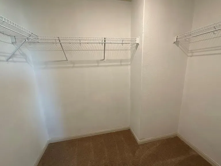 172 Allington Cir — Photo 22