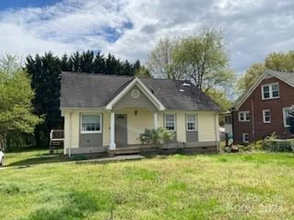 1118 12th St NE, Hickory, NC 28601