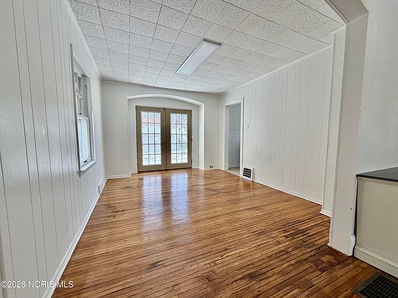 5th image of 3527 Hazelhurst Ave