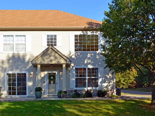 2030 Waterleaf Ln E, Chanhassen, MN 55317