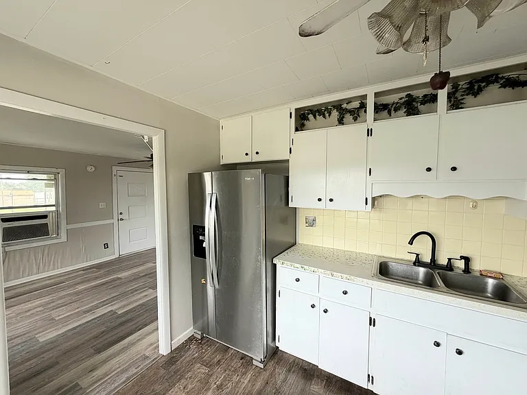 608 Lemon St — Photo 4