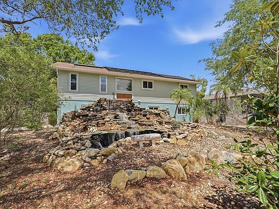 4th image of 1314 Oleander Dr