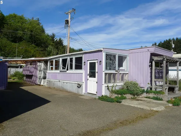170 Riggs Hill Ln #17, Reedsport, OR 97467