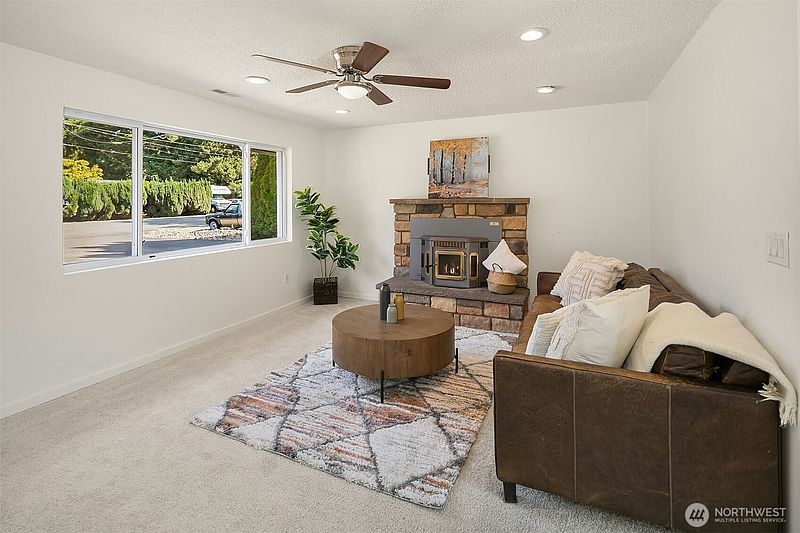 2nd image of 16361 SE 291st Place