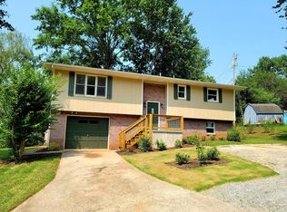 41 Oakwood Dr, Franklin, NC 28734