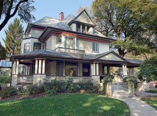 317 N Kenilworth Ave, Oak Park, IL 60302