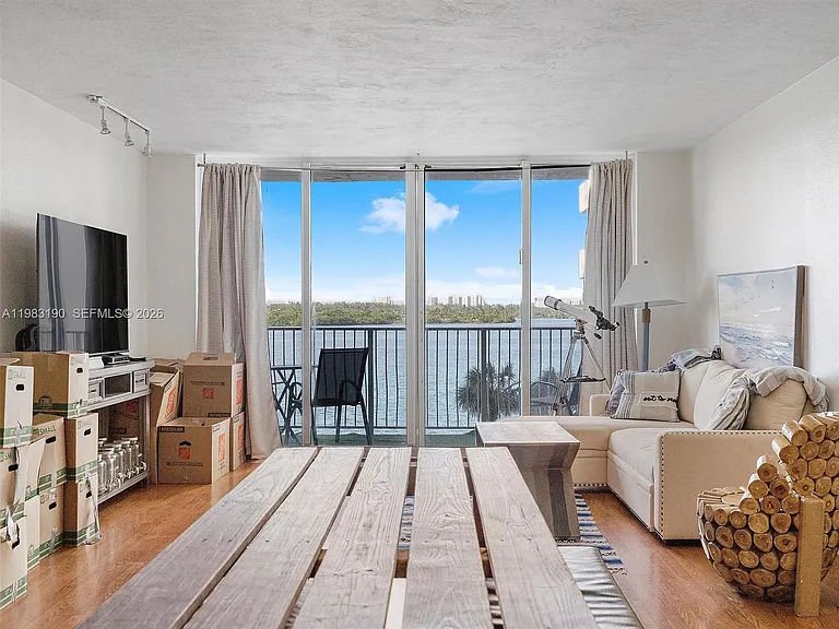 10350 W Bay Harbor Dr #4V — Photo 6