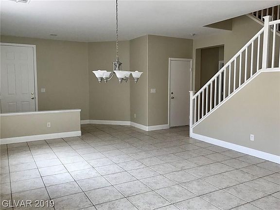 3rd image of 684 Fontayne Ave