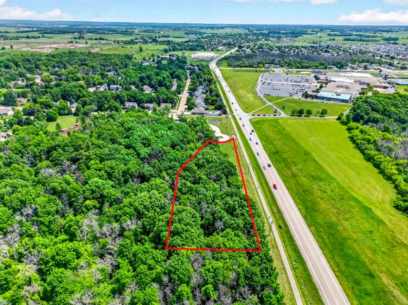 1300 Butterclay Ct, Kaukauna, WI 54130