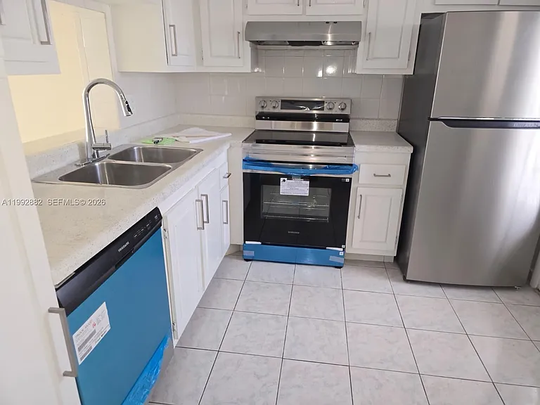 320 NE 12th Ave #703 — Photo 7