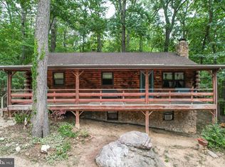 1055 Valley View Rd, York, PA 17406