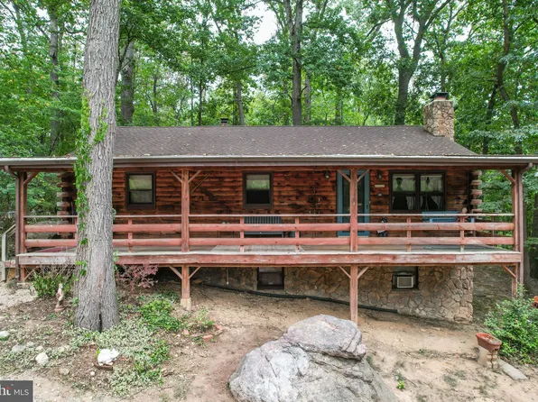 1055 Valley View Rd, York, PA 17406