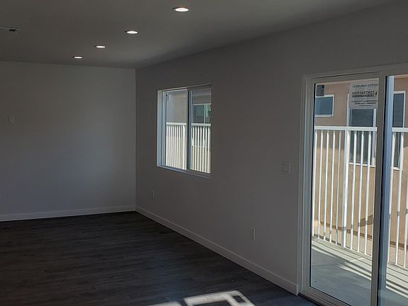 4th image of 10874 Arleta Ave