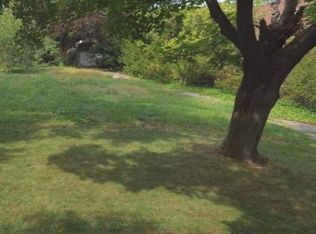 20 Elm Ave, Smithtown, NY 11787