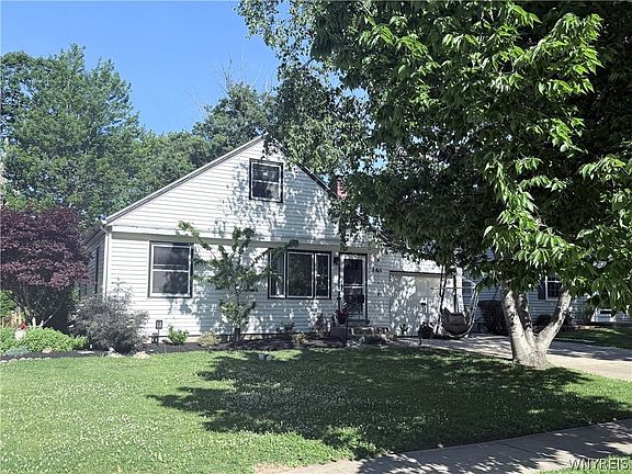 5th image of 261 Highland Dr