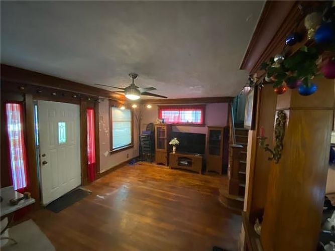 2nd image of 3917 Benton Blvd