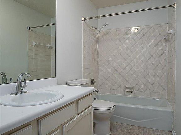 4th image of 3060 Parkwild Dr #3060