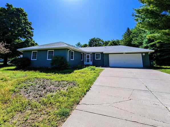 19 Specker Cir, Marquette, MI 49855